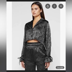 Maniere De Voir Charcoal crushed top